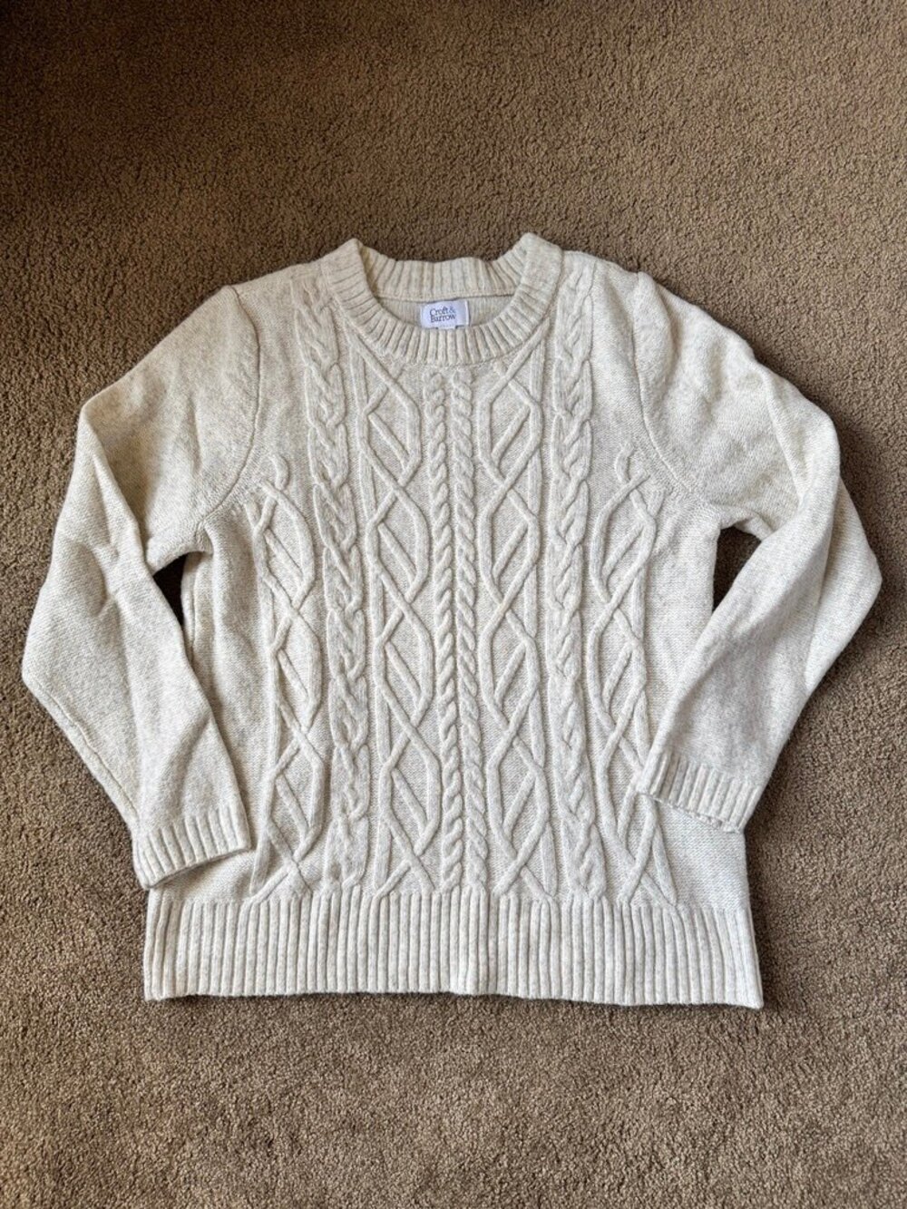 Women’s Cable knit cream sweater in XLarge
